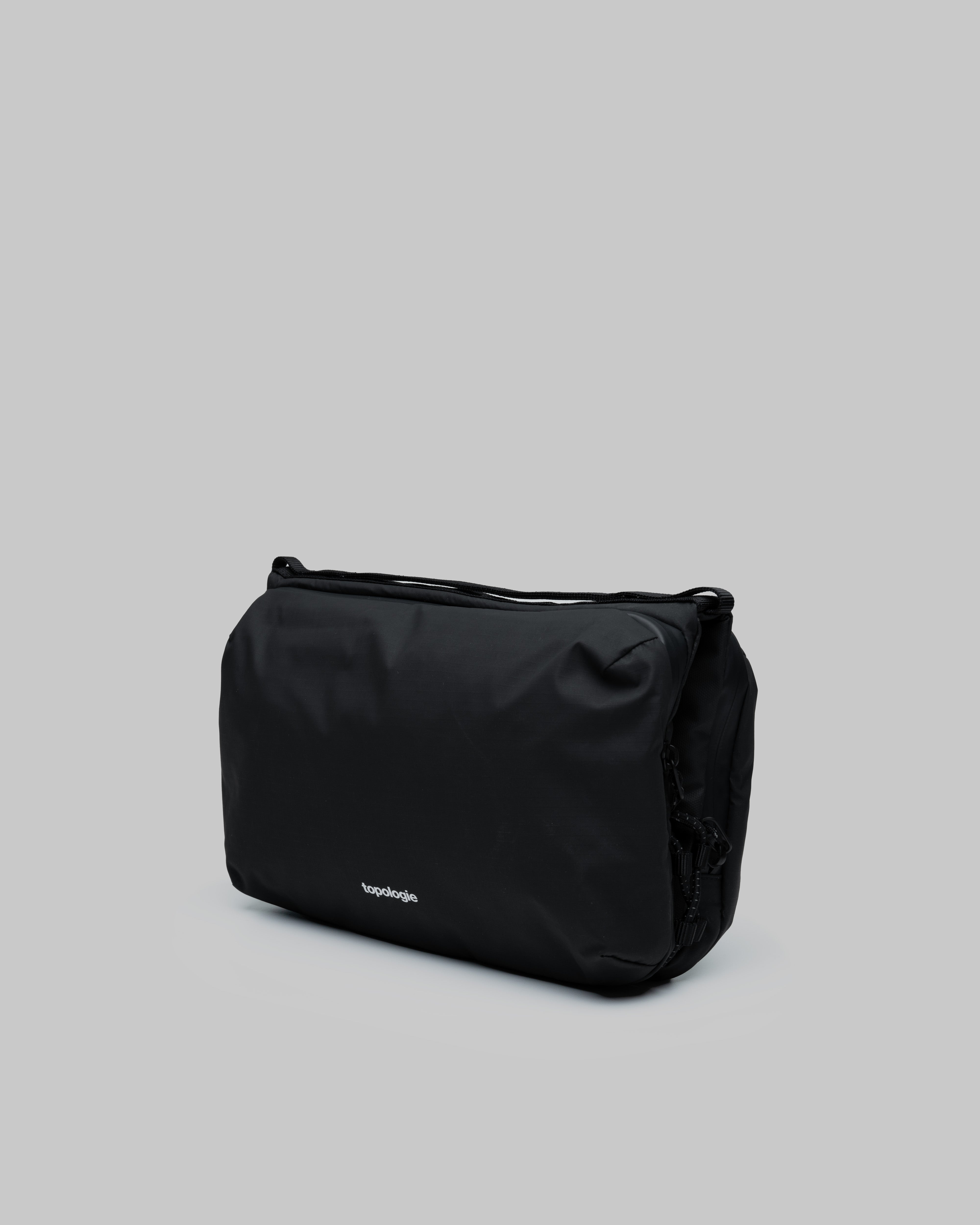 FW26_BottleSacoche_L_Black_Rip