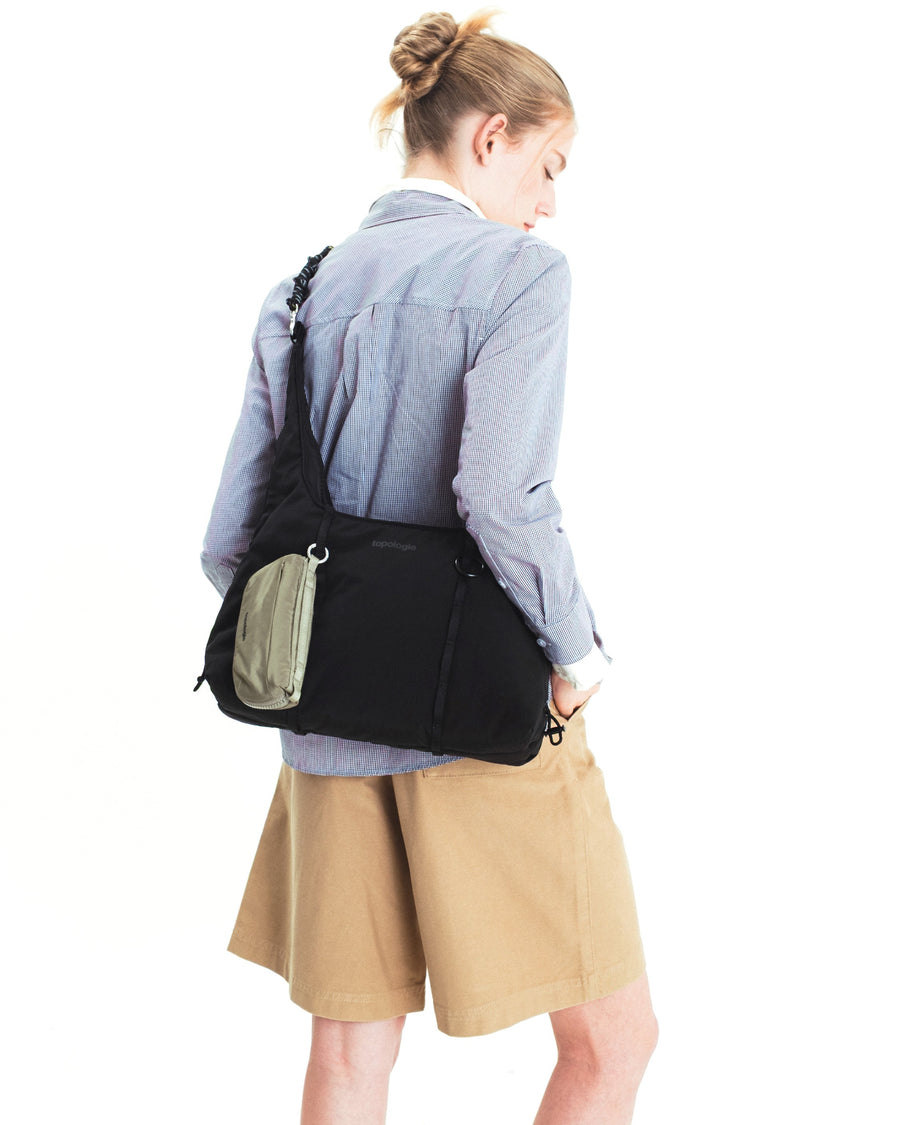topologie Cloud Hobo Small　ブラック Cloud Hobo Small – Topologie EU
