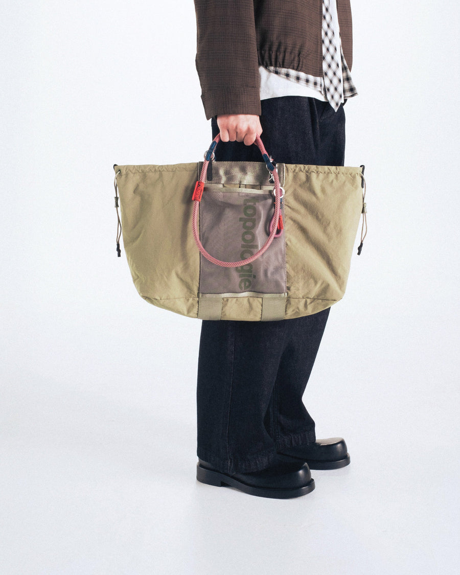 Summit Tote Wide Medium – Topologie EU