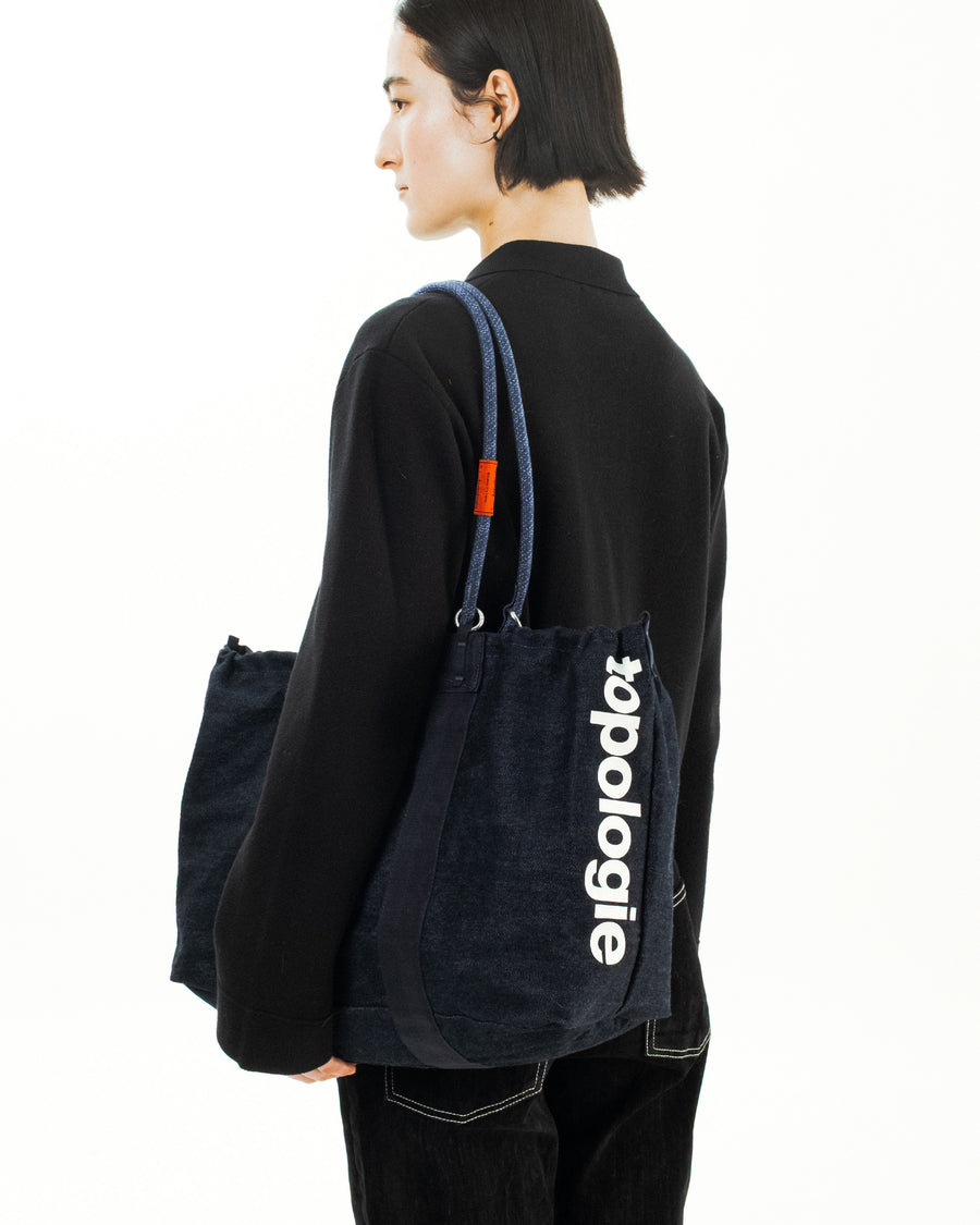 Summit Tote Wide Medium – Topologie EU