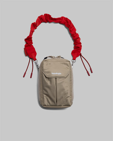 Utility Phone Sacoche / Taupe / Bungee Wrist Strap / Topologie Red