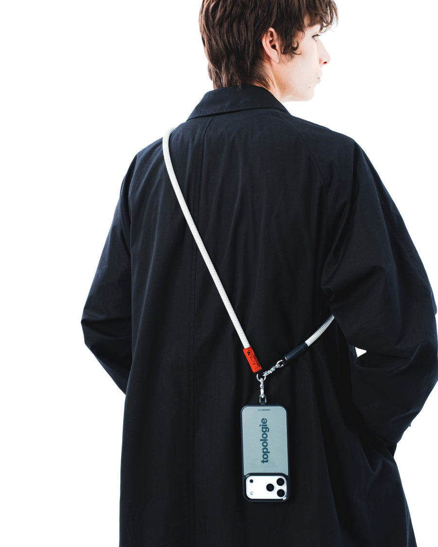 Siurana Phone Case / Black Mirror / iPhone 17