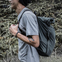 Yosemite / Navy Solid / Raw Brass